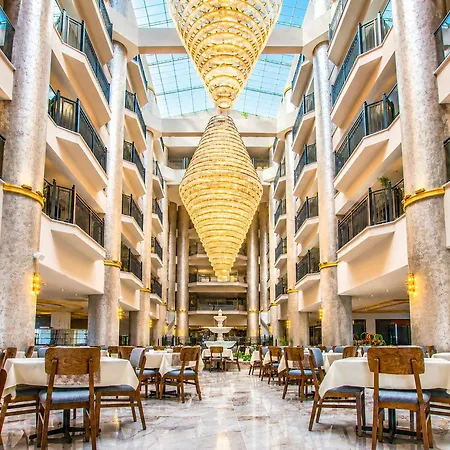World Star & Hotel